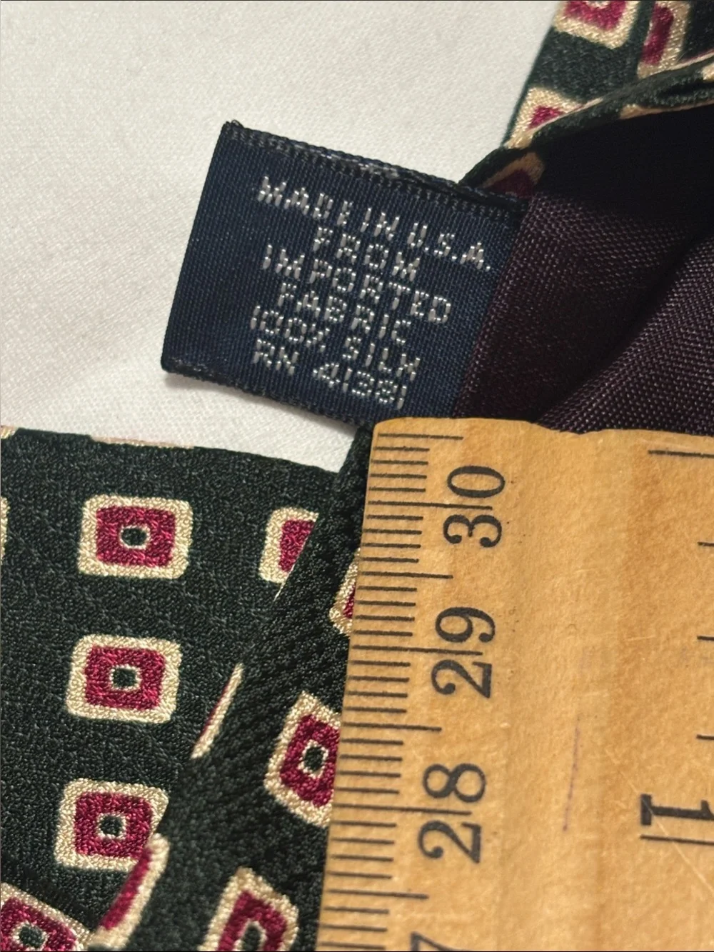 Polo Ralph Lauren Men’s Geometric Pattern Green and Red Necktie 58”